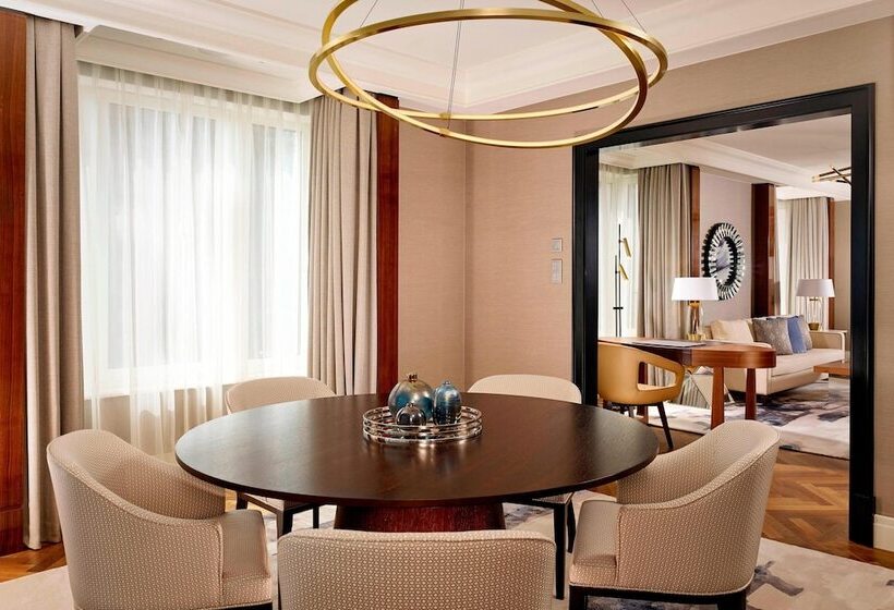 سوئیت کلاب, The Ritzcarlton, Berlin