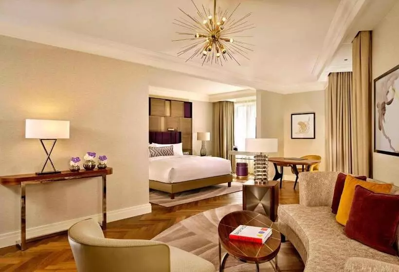Deluxe Junior Suite, The Ritzcarlton, Berlin