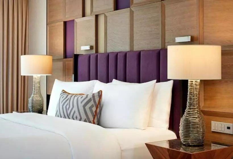 Deluxe Junior Suite, The Ritzcarlton, Berlin