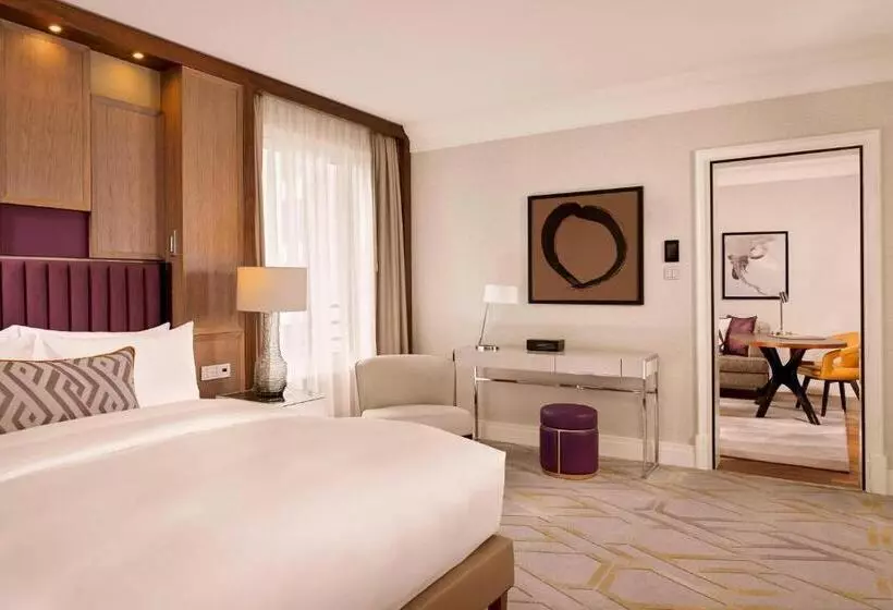 Deluxe Suite, The Ritzcarlton, Berlin