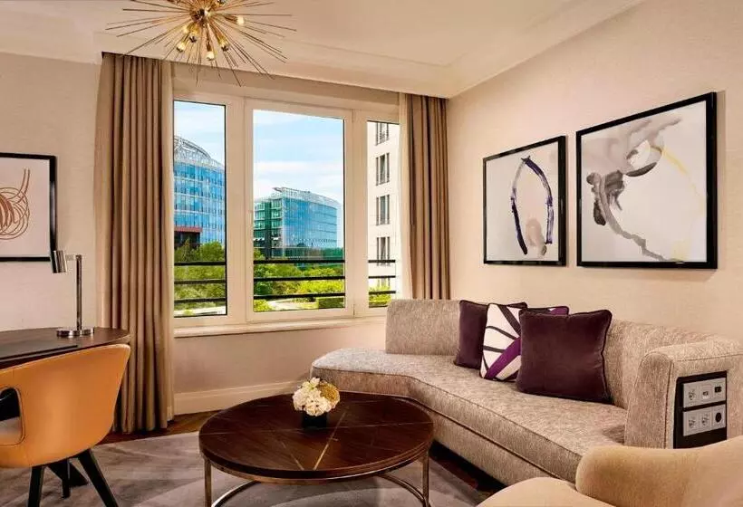 Deluxe Suite, The Ritzcarlton, Berlin