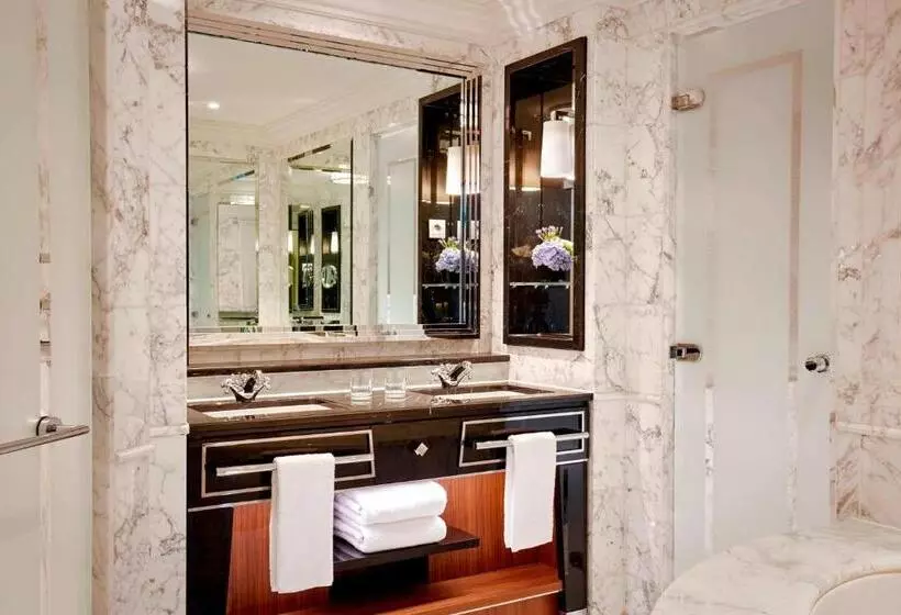 Deluxe Suite, The Ritzcarlton, Berlin