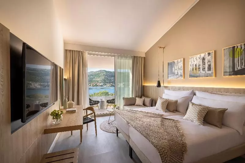 バルコニー付きスーペリアルーム, Valamar Tirena
