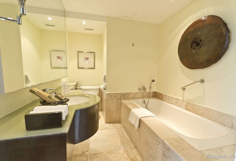 سوییت اجرایی, Waterfront Cebu City Hotel & Casino