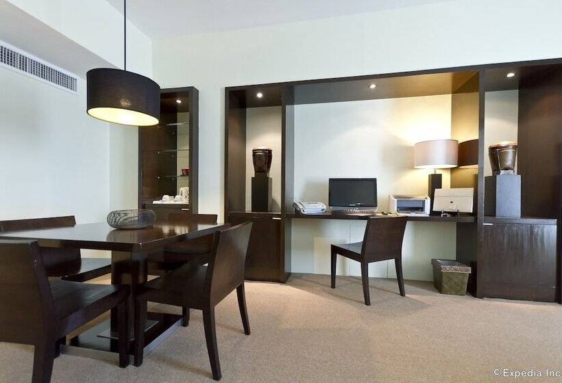 سوییت اجرایی, Waterfront Cebu City Hotel & Casino