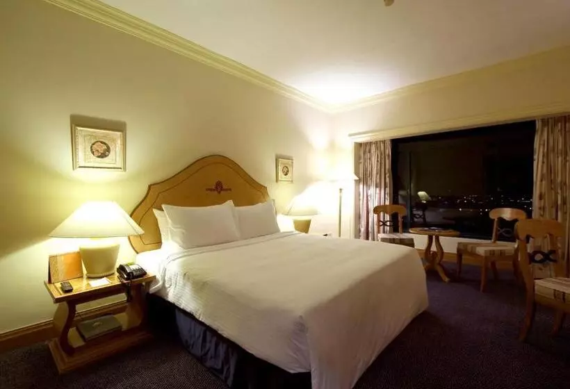 デラックスルーム, Waterfront Cebu City Hotel & Casino