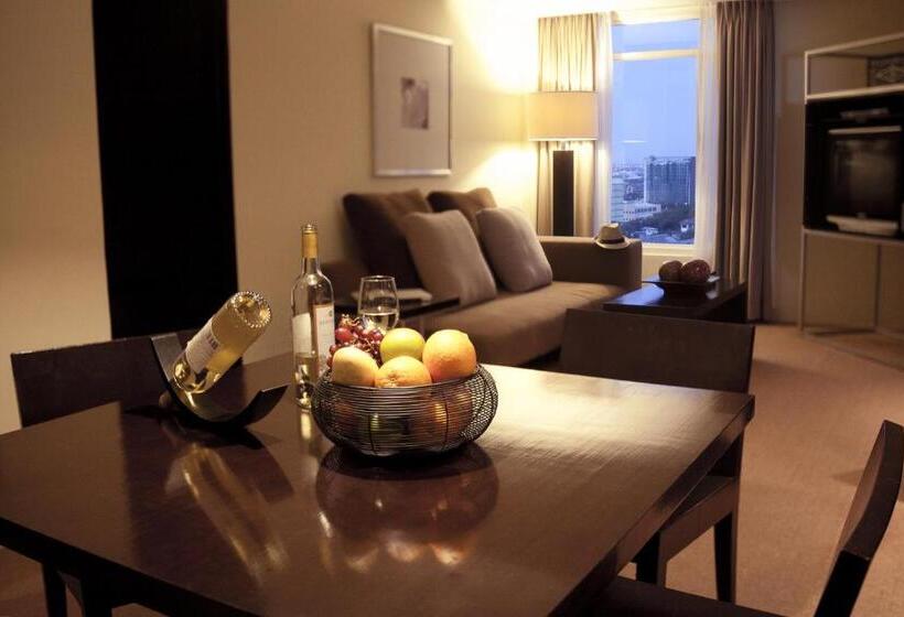 سوییت اجرایی, Waterfront Cebu City Hotel & Casino