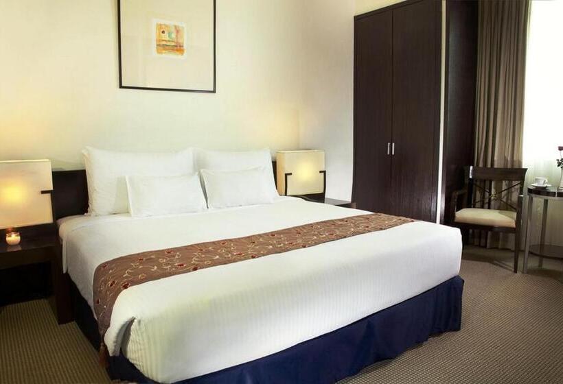 سوییت جونیور, Waterfront Cebu City Hotel & Casino