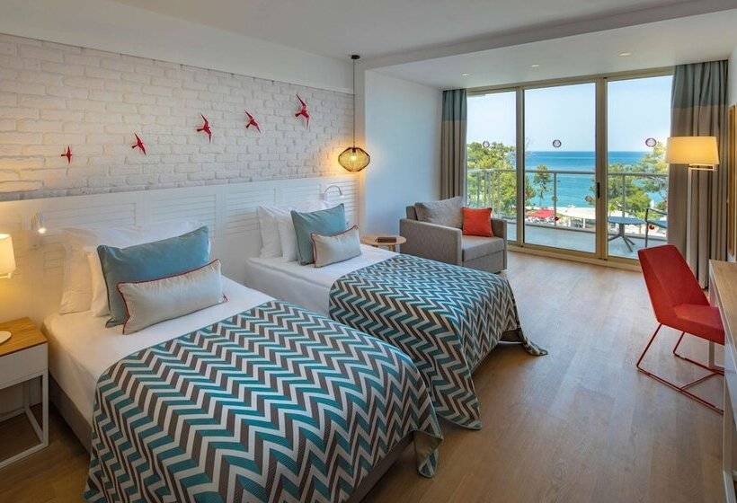 Quarto Superior Vista Mar Lateral, Akra Kemer