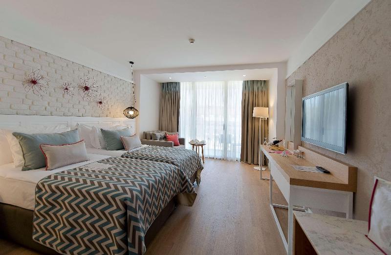Quarto Superior Vista Mar Lateral, Akra Kemer