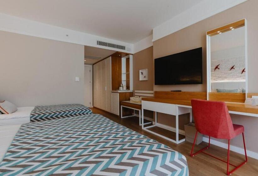 サイドシービュースーペリアールーム, Akra Kemer