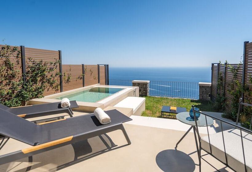 جناح مزود بحمام سباحة, Furore Grand