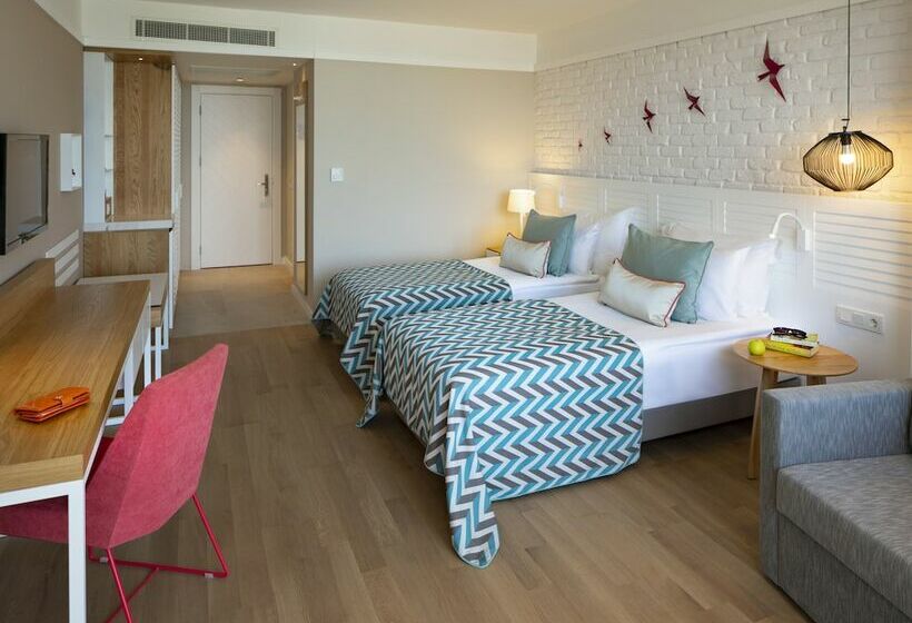 Quarto Superior Vista Mar Lateral, Akra Kemer
