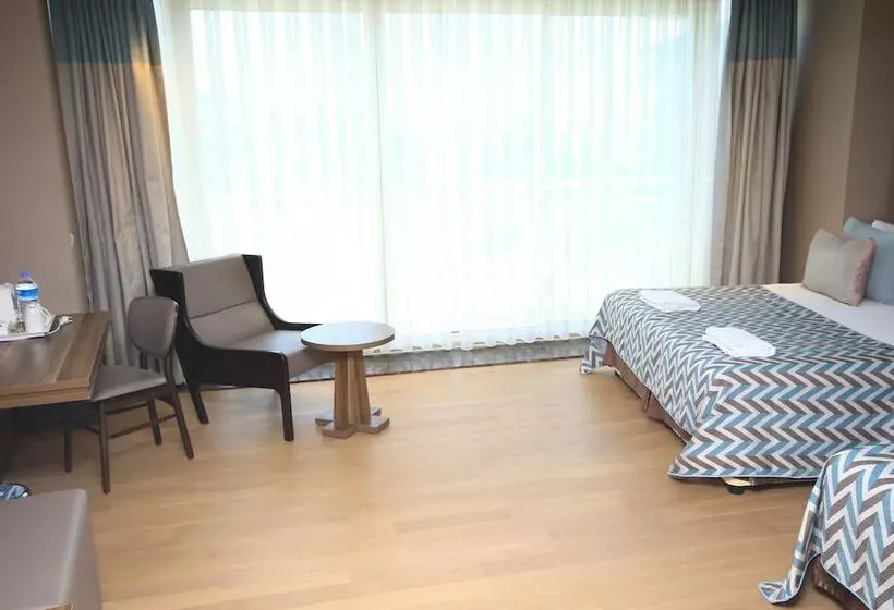 اتاق لوکس با چشم‌انداز دریا, Akra Kemer