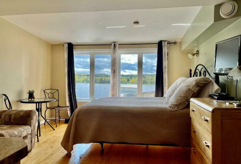 家庭间, Auberge L Intermède Du Lac