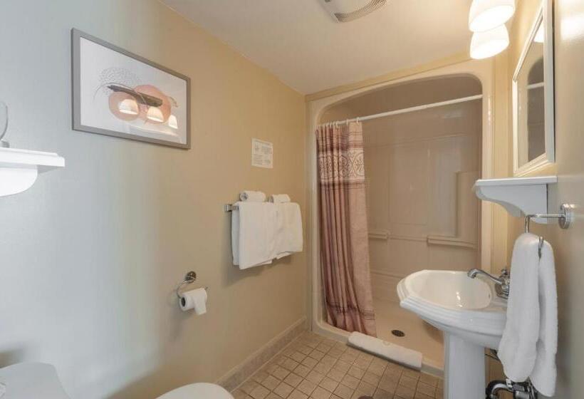 家庭间, Auberge L Intermède Du Lac