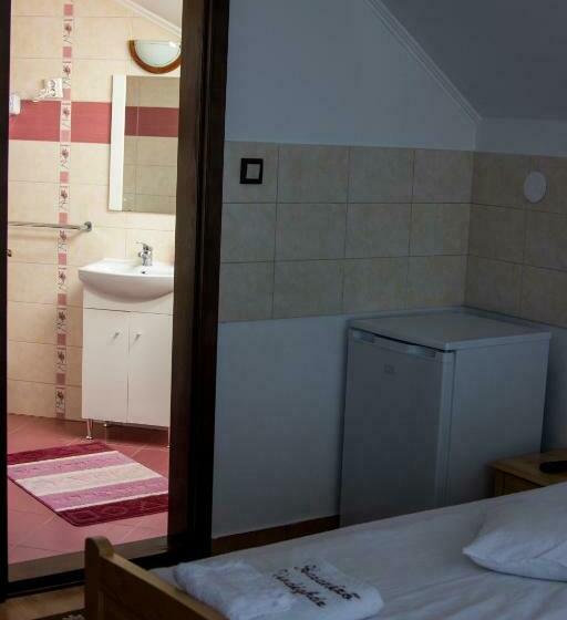 غرفة قياسية, Hazanéző Panzió