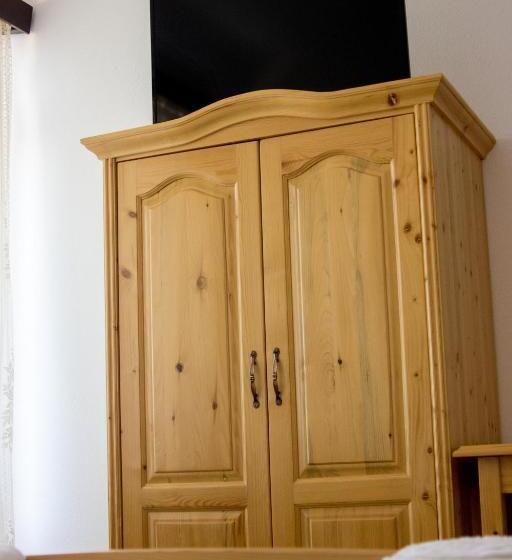 غرفة قياسية, Hazanéző Panzió