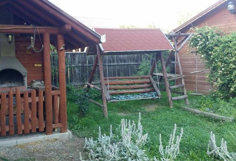 غرفة قياسية ثلاثية, Hazanéző Panzió