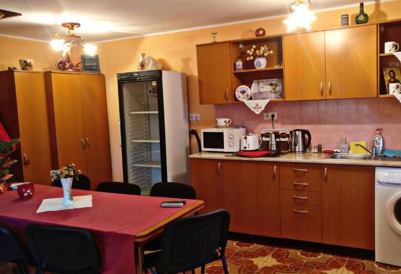 Трехместный Номер Стандарт с Балконом, Picnic Panzio