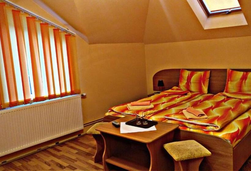 バルコニー付きスタンダードトリプルルーム, Picnic Panzio