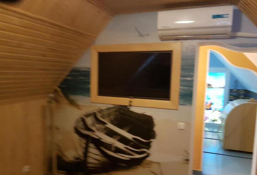 デラックスルーム, панівецька садиба