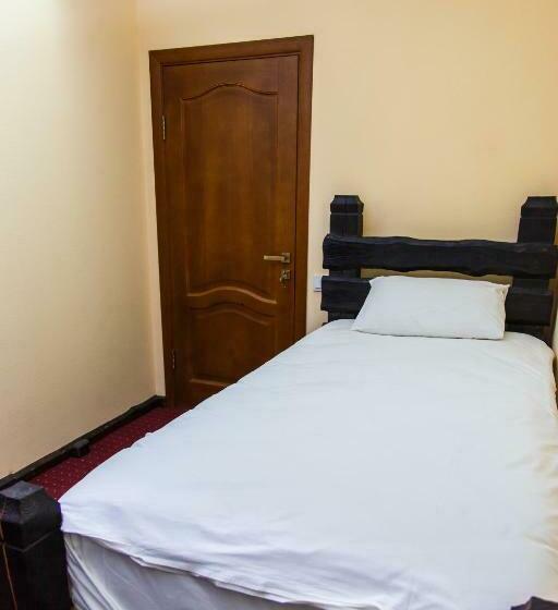 اتاق استاندارد یک نفره, Dniprovskiy Dvir