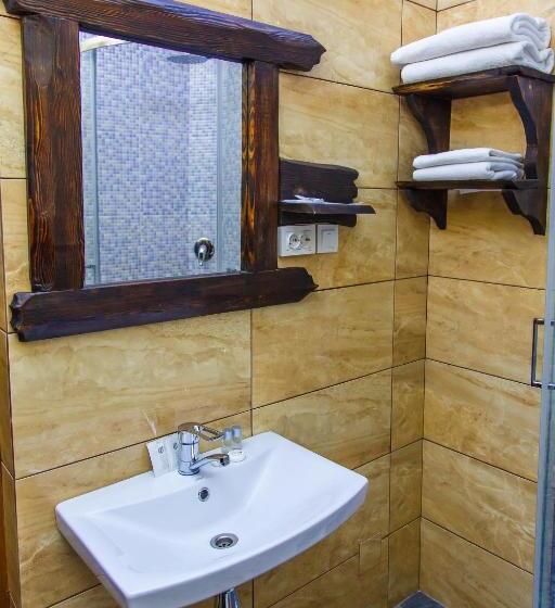 سوییت, Dniprovskiy Dvir