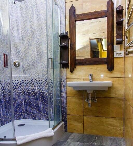 سوییت, Dniprovskiy Dvir