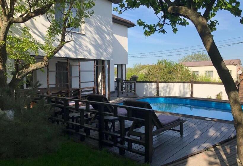 ویلای 5 خوابه, Dniprovskiy Dvir