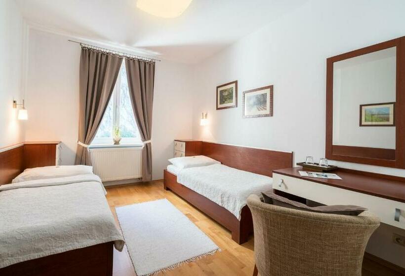 标准房带园景, Kúria Beckov Penzión