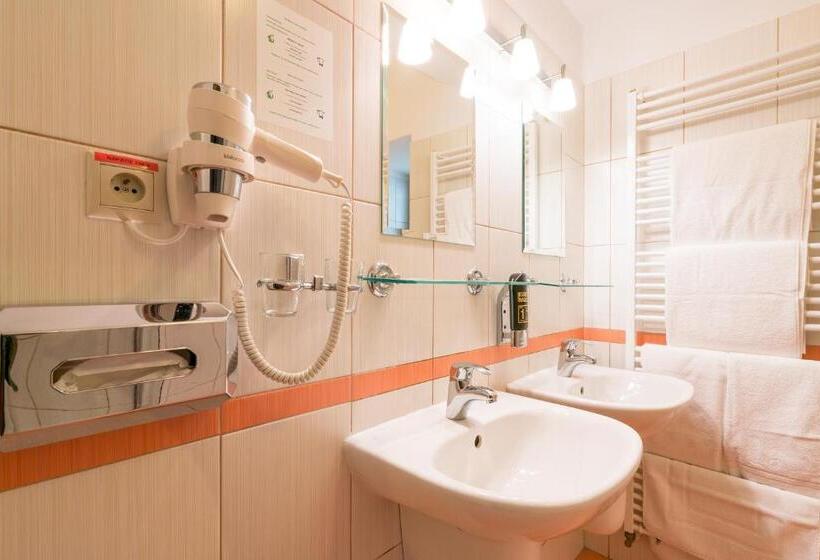 四人标准间, Kúria Beckov Penzión