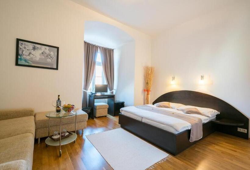 小型套房, Kúria Beckov Penzión