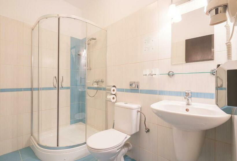 标准三人间, Kúria Beckov Penzión