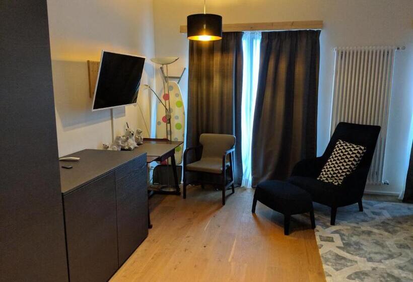 Номер Deluxe Кровать Кинг, Lakeview Bei Interlaken