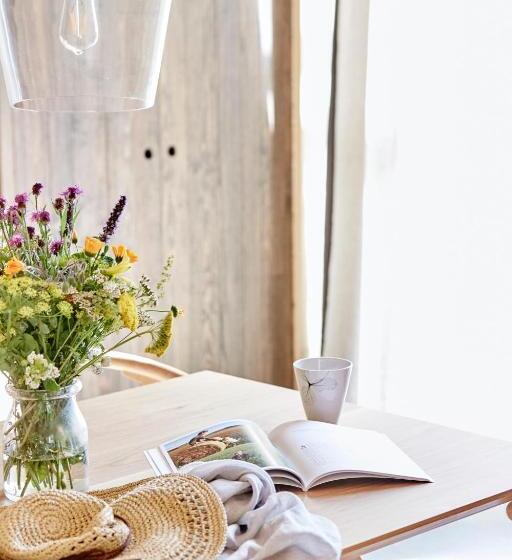 إستوديو سوبيريور, Lindeborgs Eco Retreat