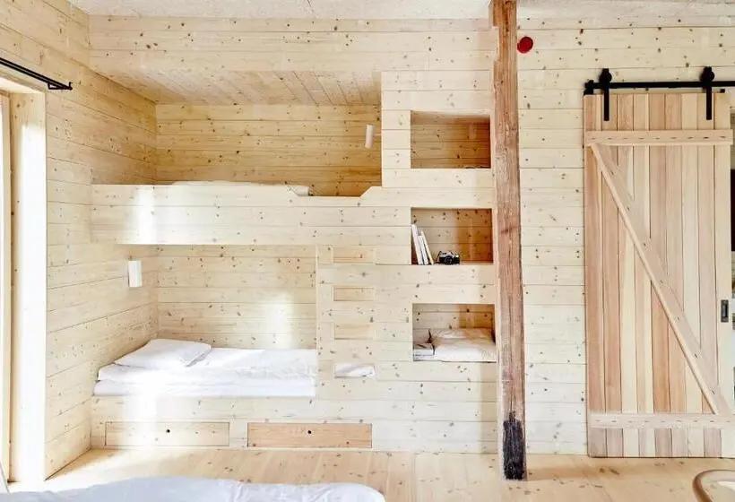 スーペリアスタジオ, Lindeborgs Eco Retreat