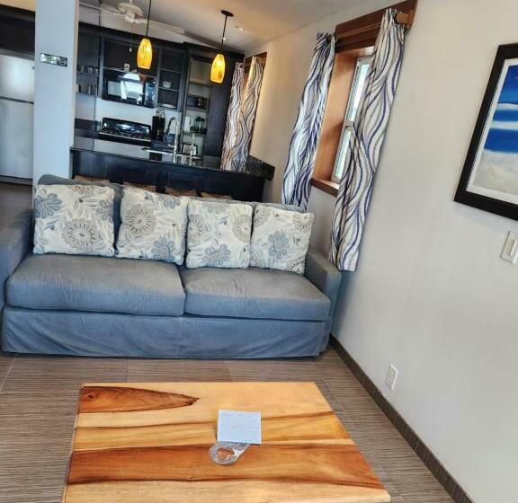 اتاق سوپریور با تخت بزرگ, Maya Beach