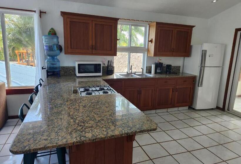 آپارتمان 3 خوابه با چشمانداز دریا, Maya Beach