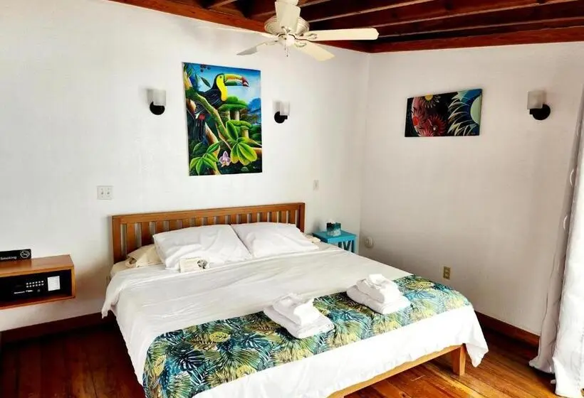 اتاق استاندارد با بالکن و چشم‌انداز دریا, Maya Beach