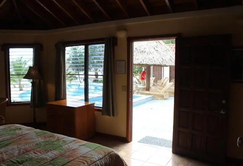 ویلای 3 خوابه با استخر, Maya Beach