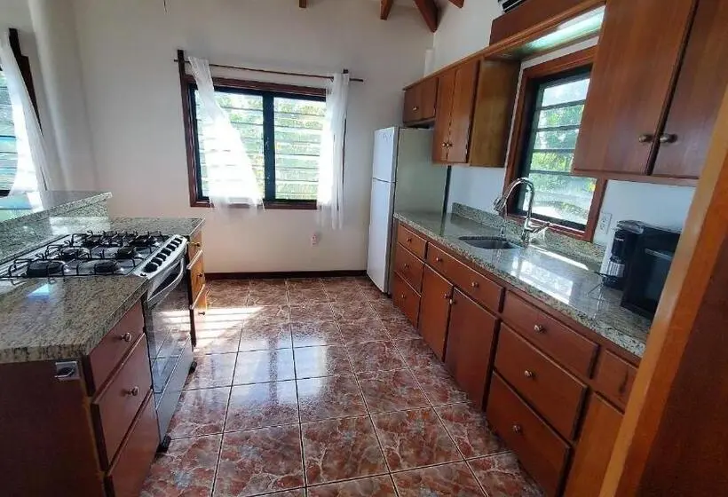 آپارتمان 2 خوابه با چشم‌انداز دریا, Maya Beach