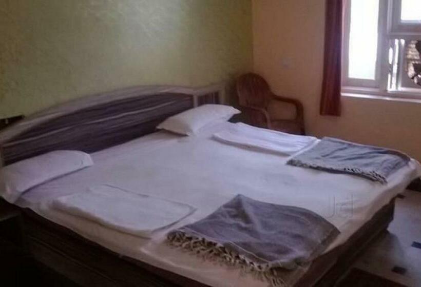 Номер Economy, Narayan Palace