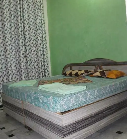 Camera Deluxe, Narayan Palace