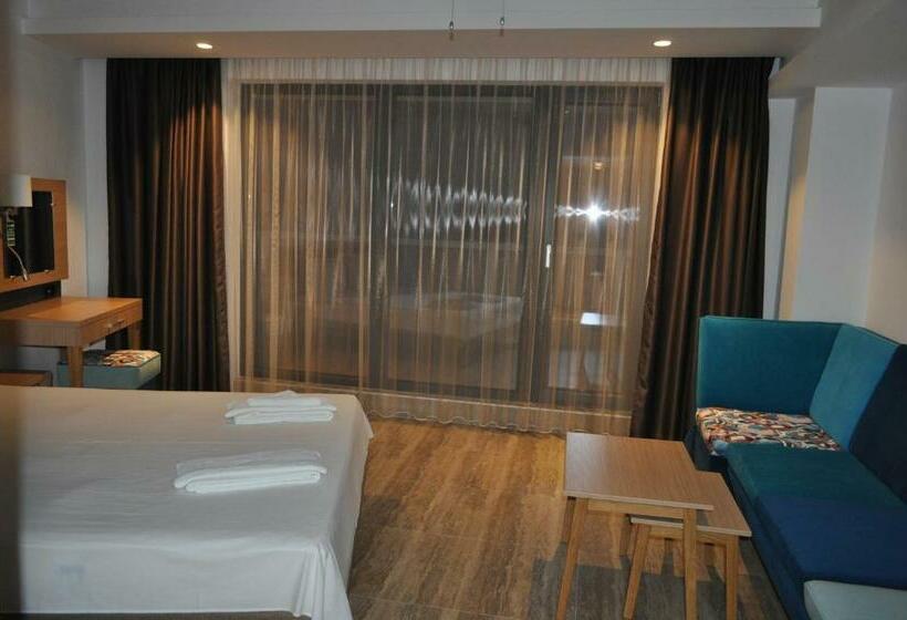 海景标准间带阳台, Tyulenovo