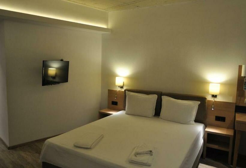 اتاق استاندارد با بالکن و چشمانداز دریا, Tyulenovo