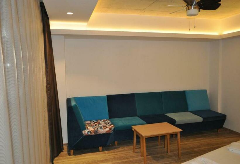 海景标准间带阳台, Tyulenovo