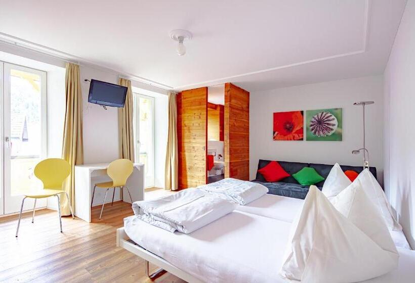 חדר סטנדרט לשלושה עם מרפסת, Vallatscha