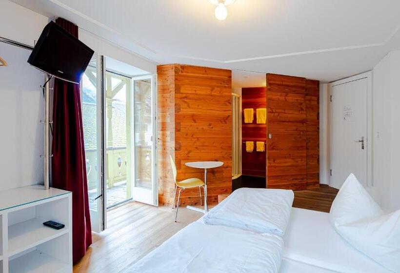 غرفة قياسية مزوَّدة بشُرفة, Vallatscha