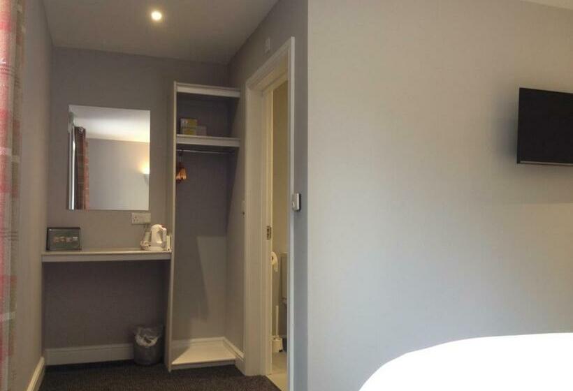 غرفة أساسية ثلاثية, Woodland Waters